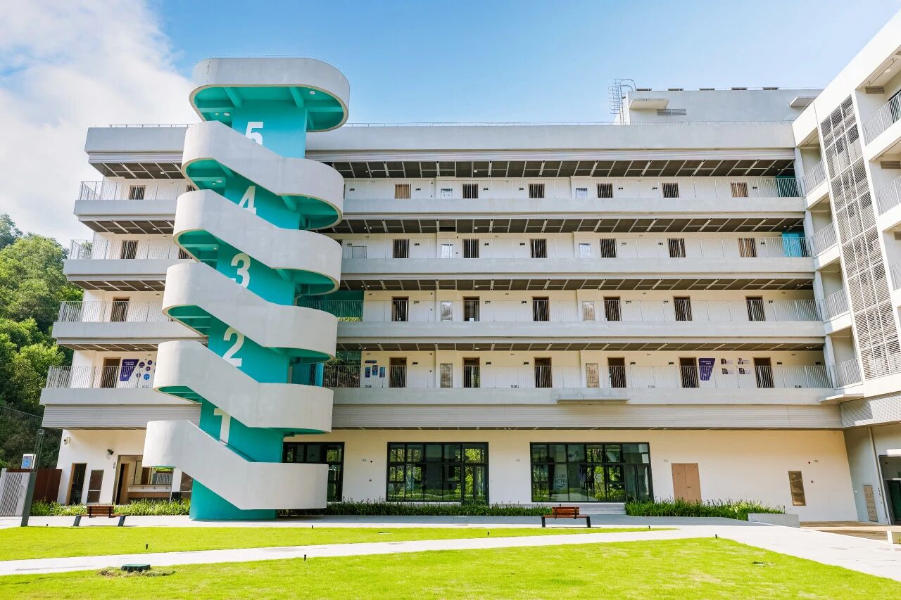 深圳理工大学附属中学校园环境